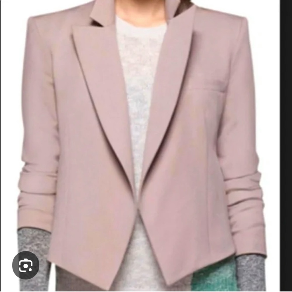 Stunning! THEORY - Joji blazer - looks mauve in color